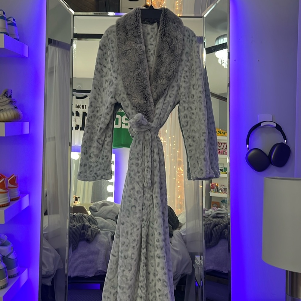 Long robe. Super soft. Cheetah print